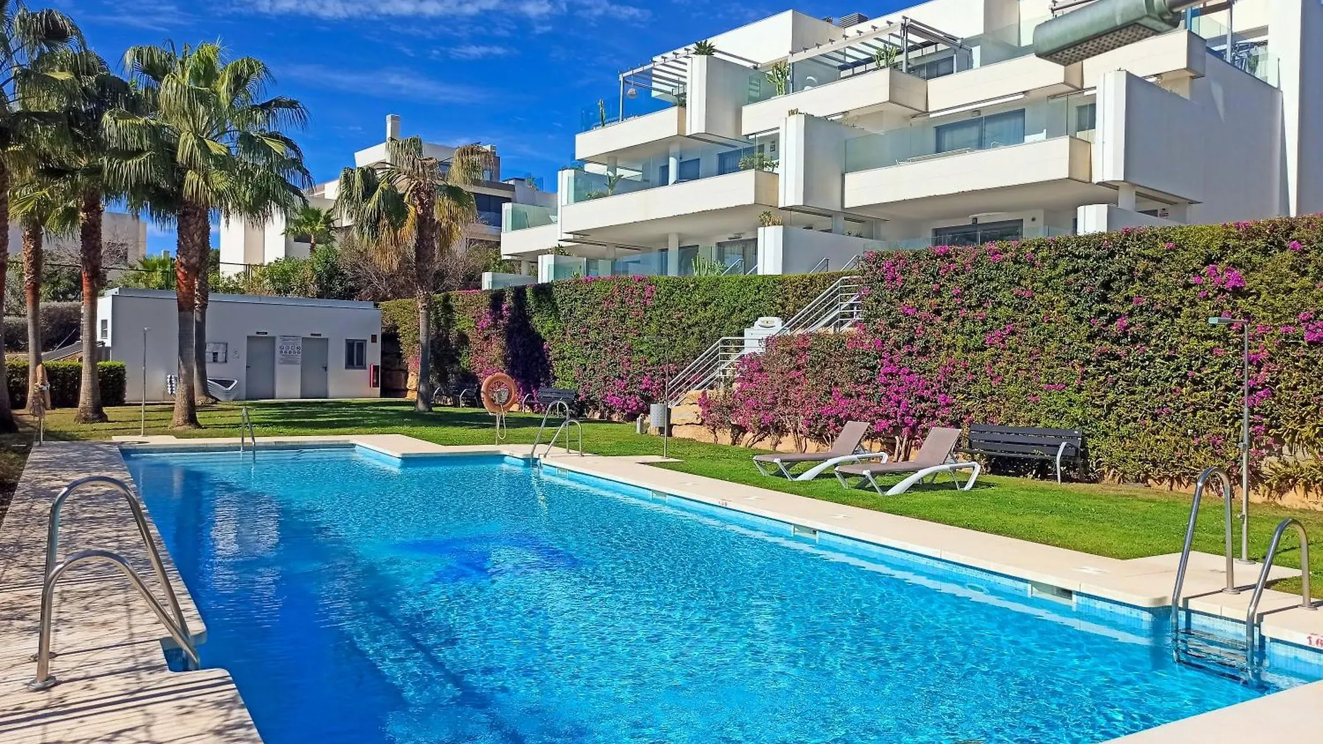 Exclusive Penthouse In Cabopino With Stunning Sea Views - By Reyna Novillo Apartment Marbella