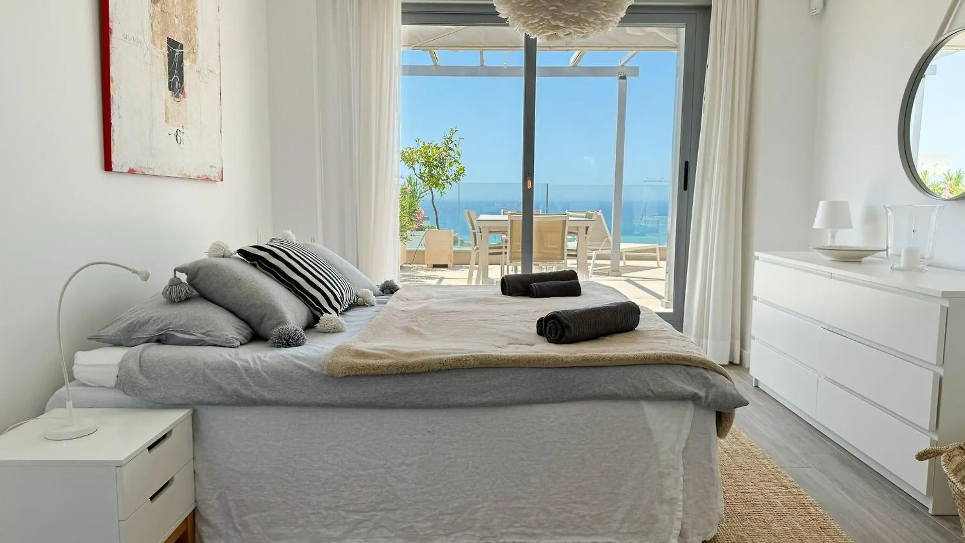 Exclusive Penthouse In Cabopino With Stunning Sea Views - By Reyna Novillo Apartment Marbella Spain