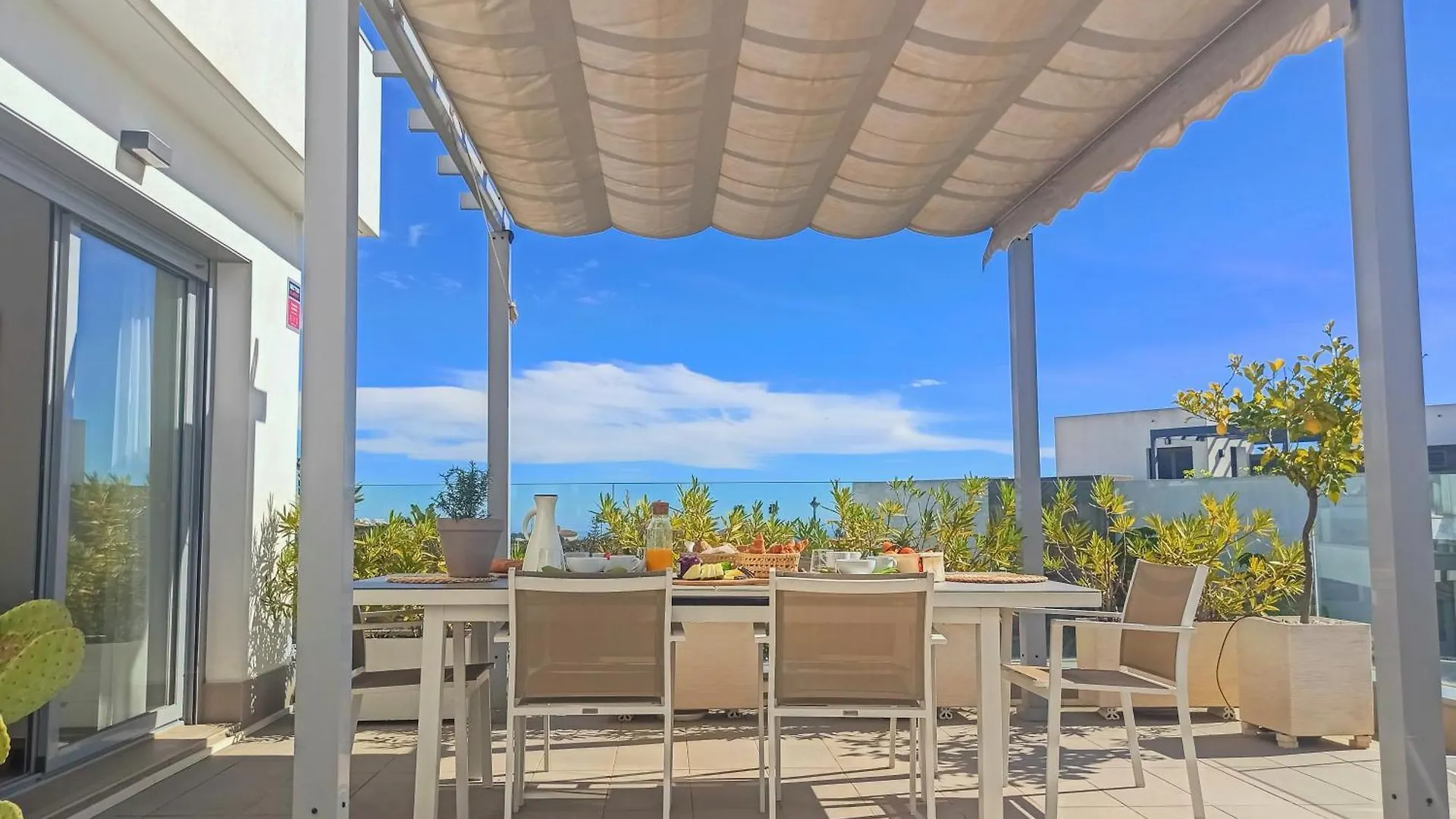 Exclusive Penthouse In Cabopino With Stunning Sea Views - By Reyna Novillo Apartamento Marbella