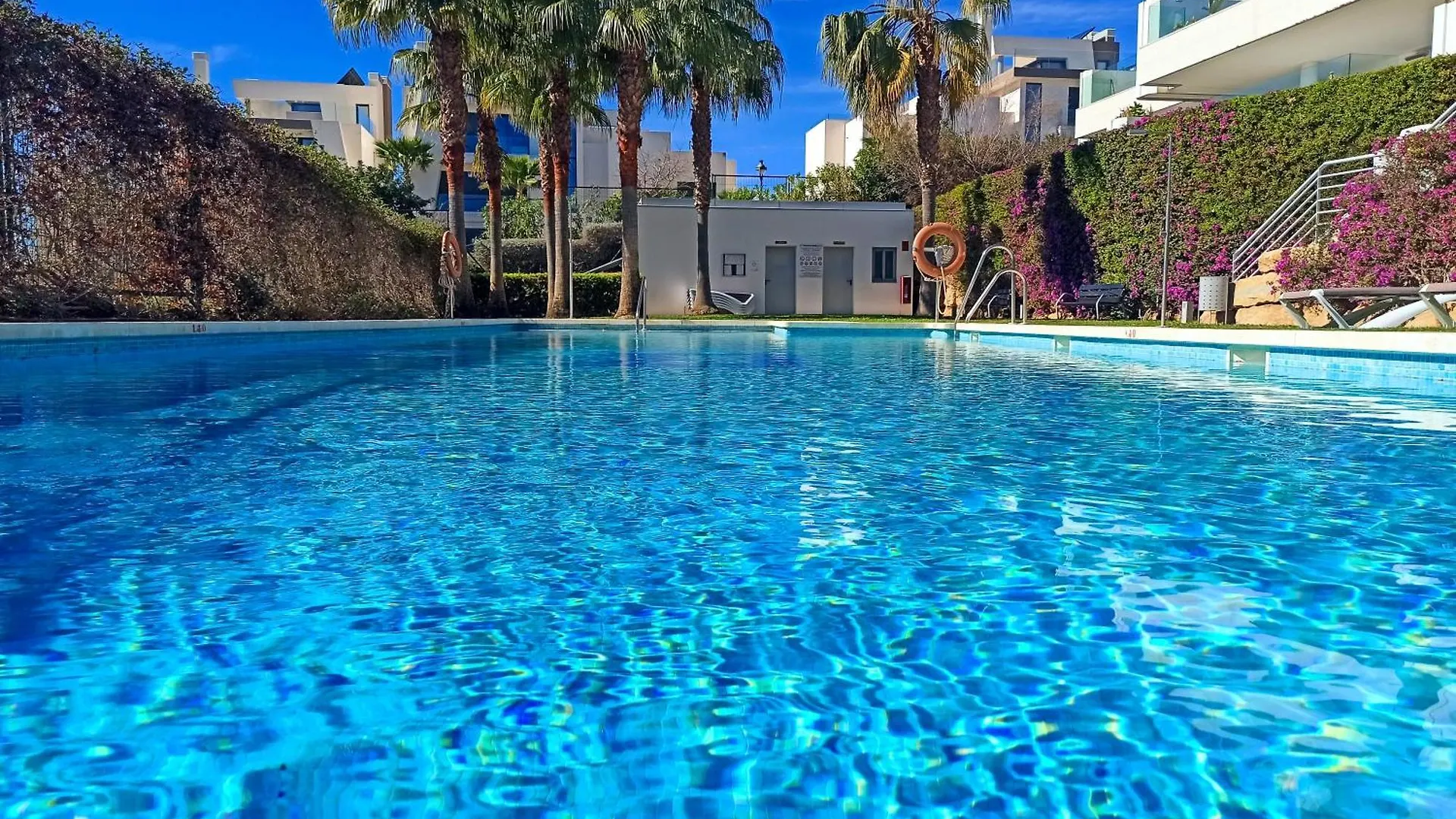 Exclusive Penthouse In Cabopino With Stunning Sea Views - By Reyna Novillo Apartamento Marbella