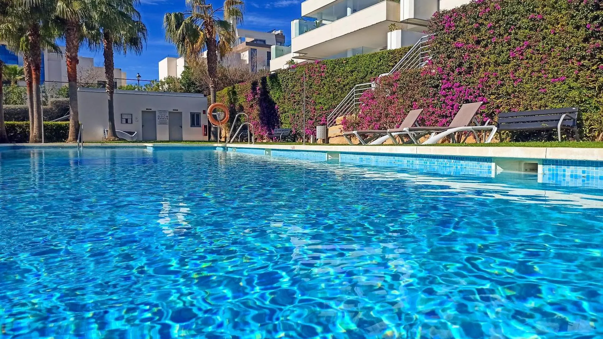 Exclusive Penthouse In Cabopino With Stunning Sea Views - By Reyna Novillo Apartamento Marbella